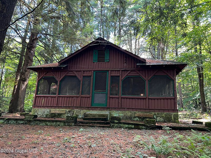 2nd image of 2068 South Shore Road