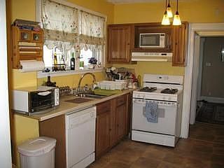 2nd image of 306 Leland Pl