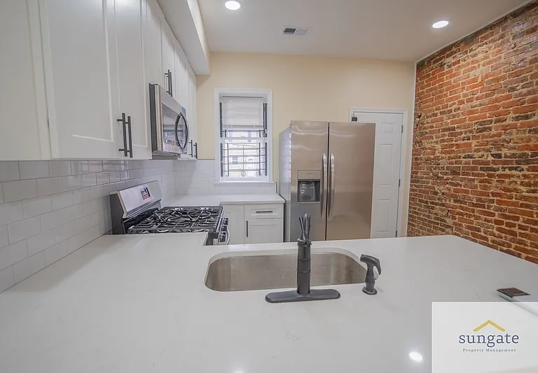 3205 Esther Pl — Photo 9