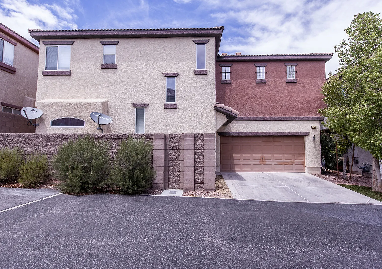 Blue Diamond & Decatur Gated community — Photo 2