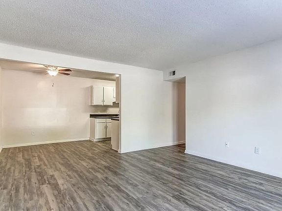 Canterbury Woods Apartment Living Room