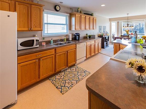 3rd image of 12760 Carolyn Way