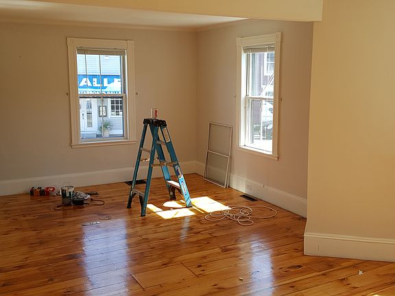 5th image of 44 Water St