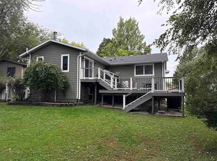 3716 Briarwood Dr, Cedar Falls, IA 50613