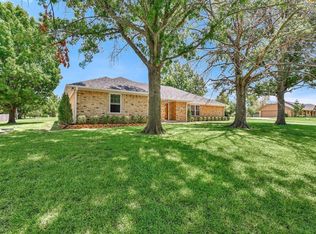 1915 Carriage Estates Rd, Sherman, TX 75092