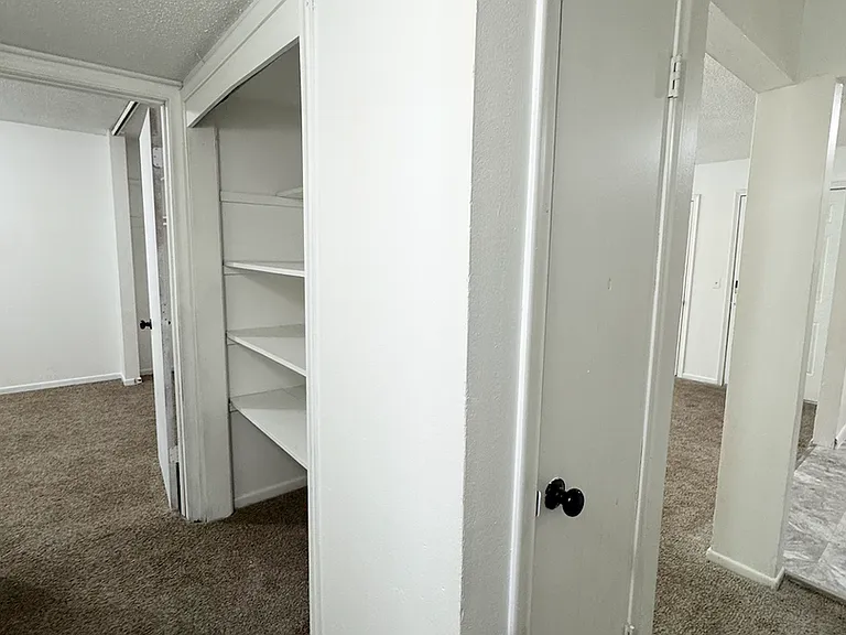4918 Ames Ave — Photo 11