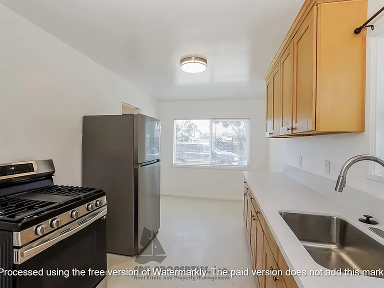 2513 E Tyler St — Photo 9