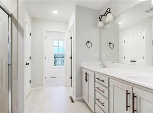 11723 N Laurel Ave, Kansas City, MO 64158