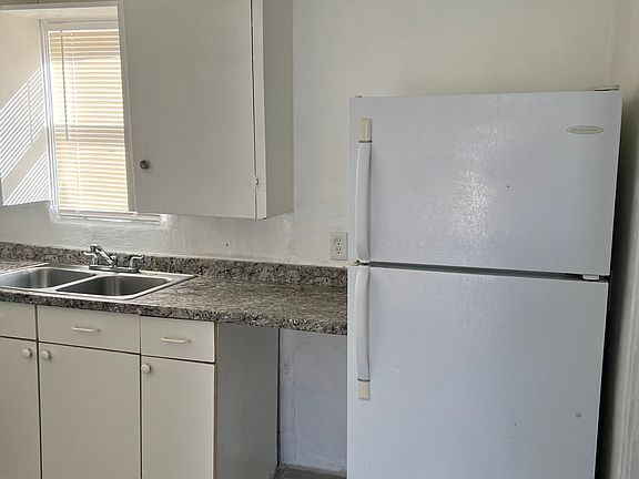 3rd image of 3615 S Clark Ave