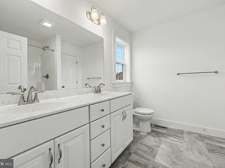 104 Madison Dr — Photo 14