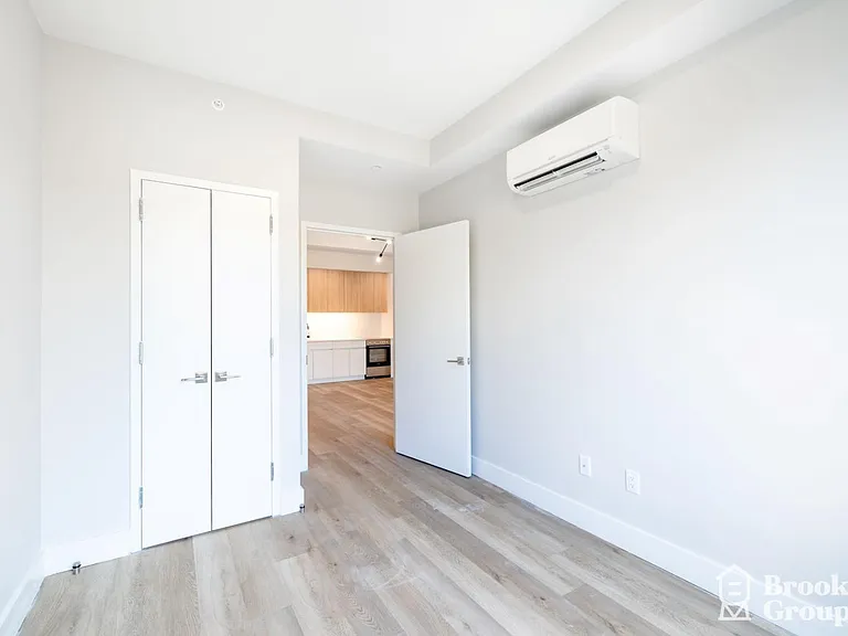 1711 Hancock St #410 — Photo 4