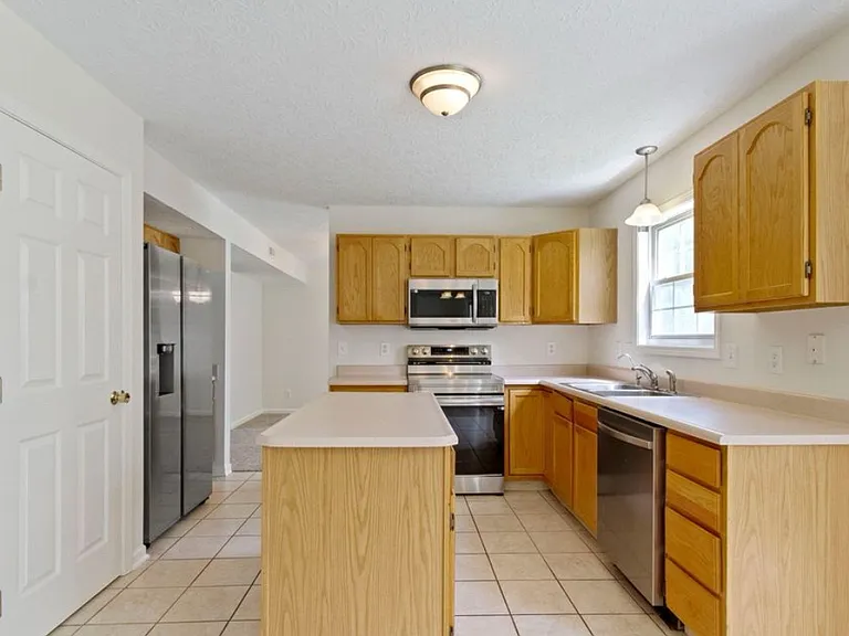 10411 Packard Dr — Photo 7