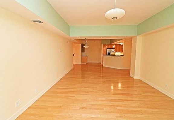 5th image of 550 Pleasant St Suite 404
