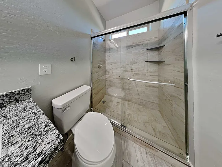 6041 S 8th Pl — Photo 10