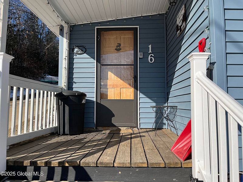 2nd image of 16 Ordway Lane