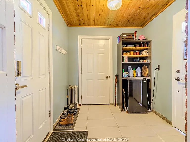 6630 Talbot Trl — Photo 35