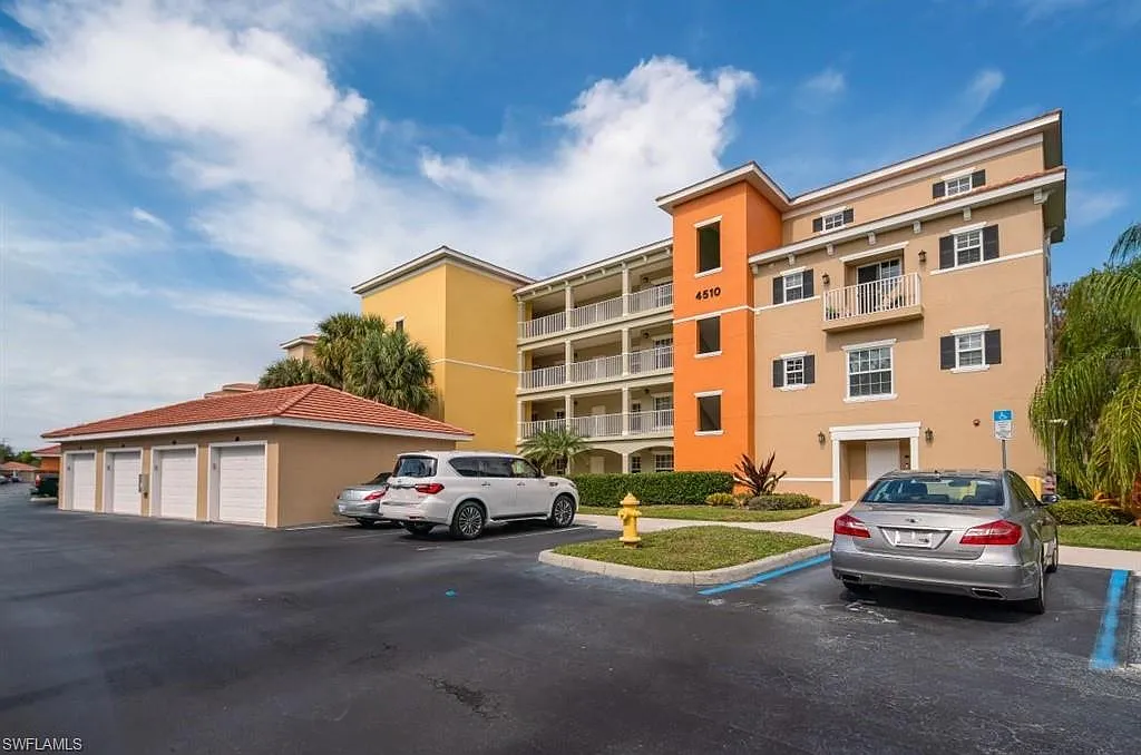 3 bed, 2.0 bath, 1246 sqft, $4,200 — Photo 1
