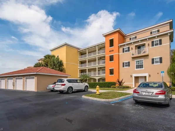 4510 Botanical Place Cir APT 402, Naples, FL 34112