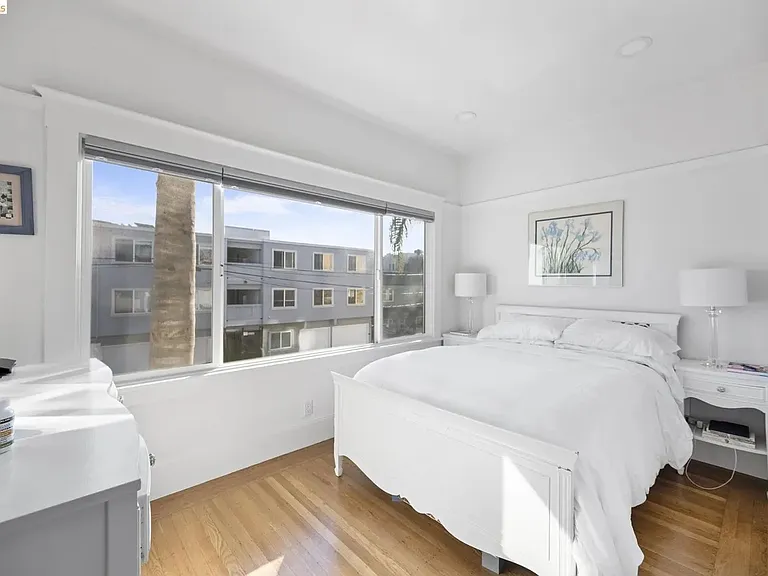 4045 Manila Ave #3 — Photo 6