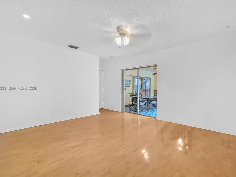 3441 N Hills Dr — Photo 33