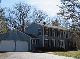 8011 Concord Dr, Bull Valley, IL 60098