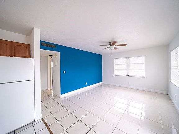 4th image of 3760 Southwest Ave #10