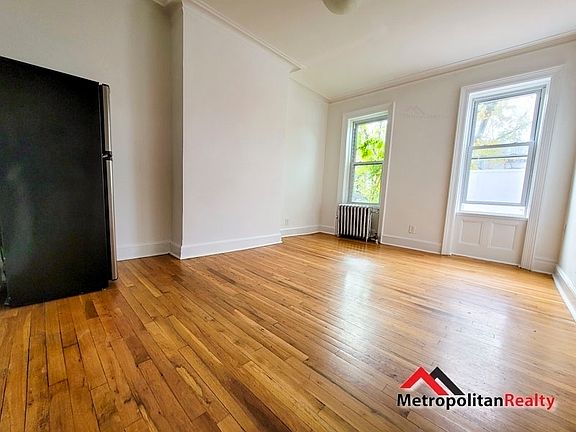 3rd image of 608 6th St #4R