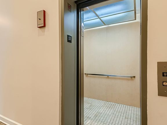 3rd image of 1730 N Western Ave APT 203