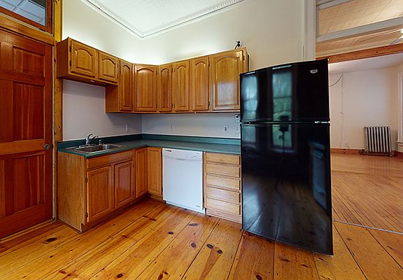 2nd image of 1234 E Brady St #3