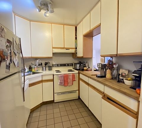 4th image of 146 Amity St APT 4