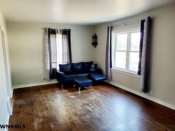 3rd image of 2209 1st Ave