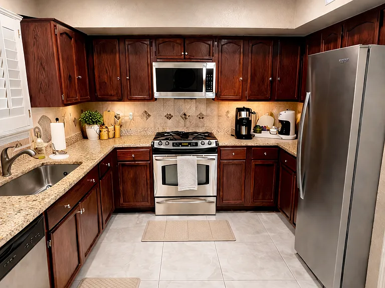 12148 Sun Bridge Pl — Photo 2
