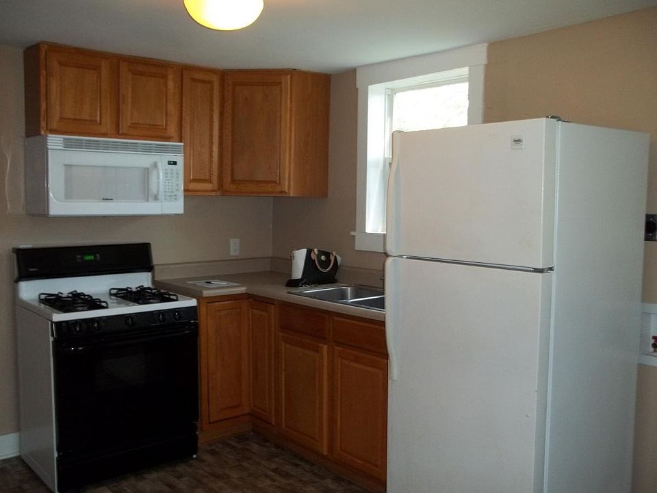 2nd image of 1647 W 11th St