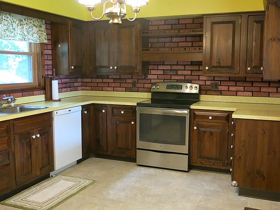 Spacious kitchen