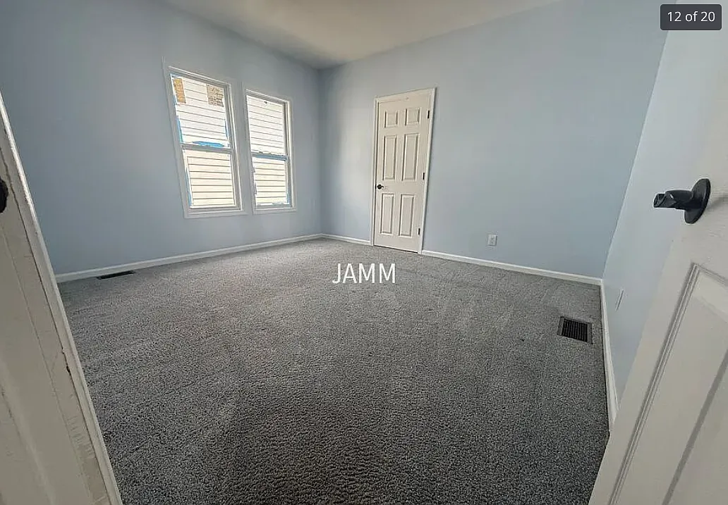3 bed, 1100 sqft, $1,900 — Photo 3