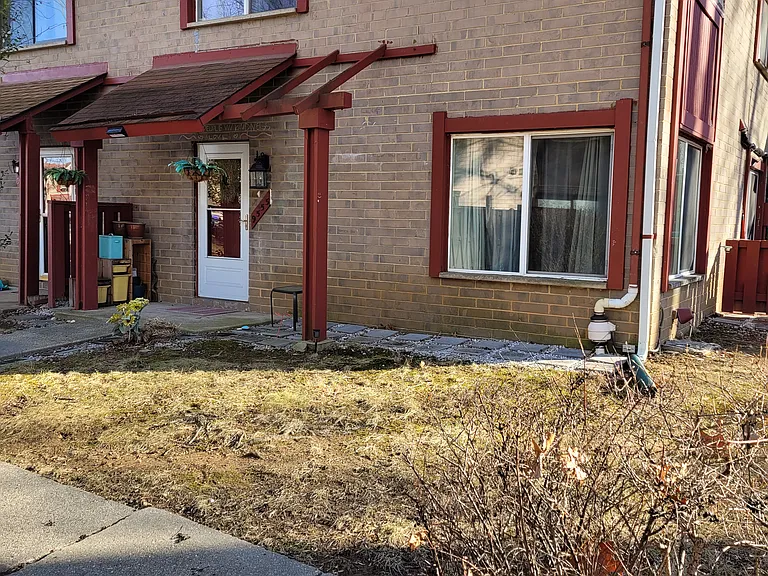 9555 Standon Pl — Photo 1