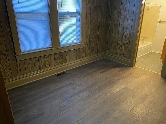 4th image of 1301 Andrew Ave
