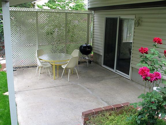 Lower covered patio