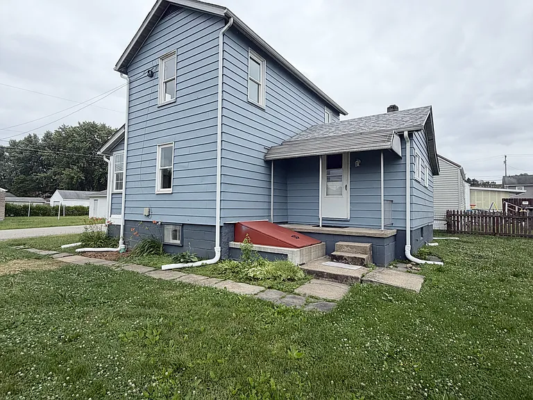 2245 Raymond Avenue - Front House — Photo 10