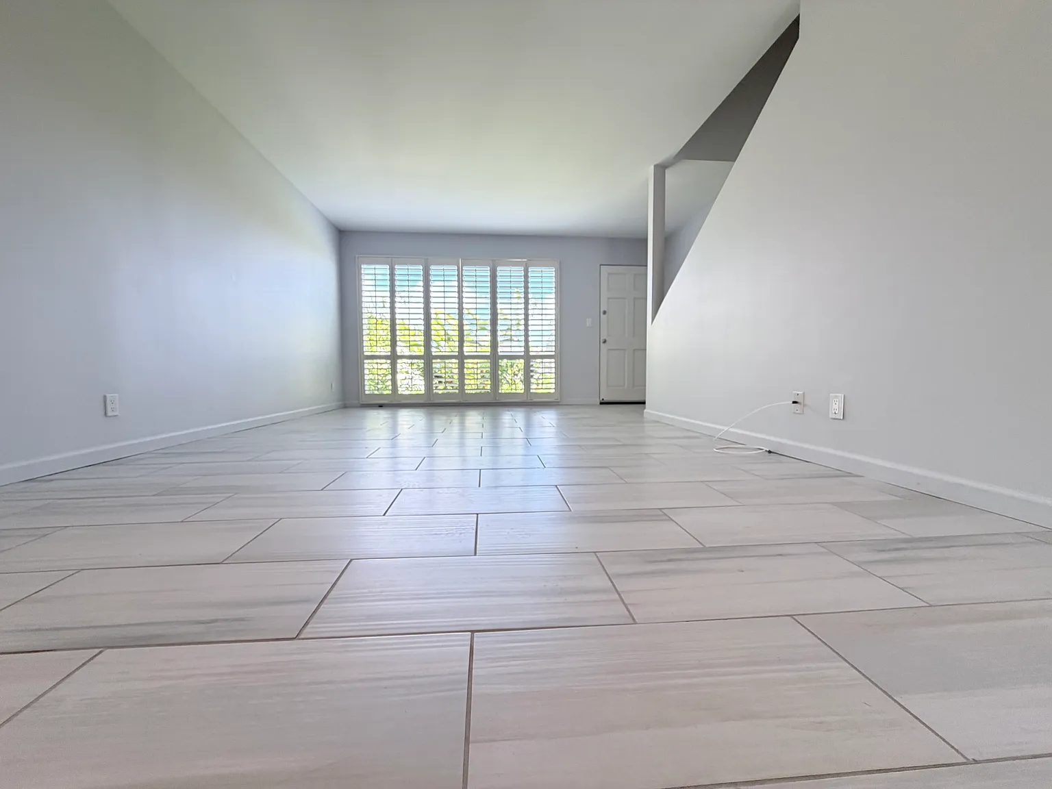 2 bed, 1.5 bath, 1048 sqft, $3,800 — Photo 3