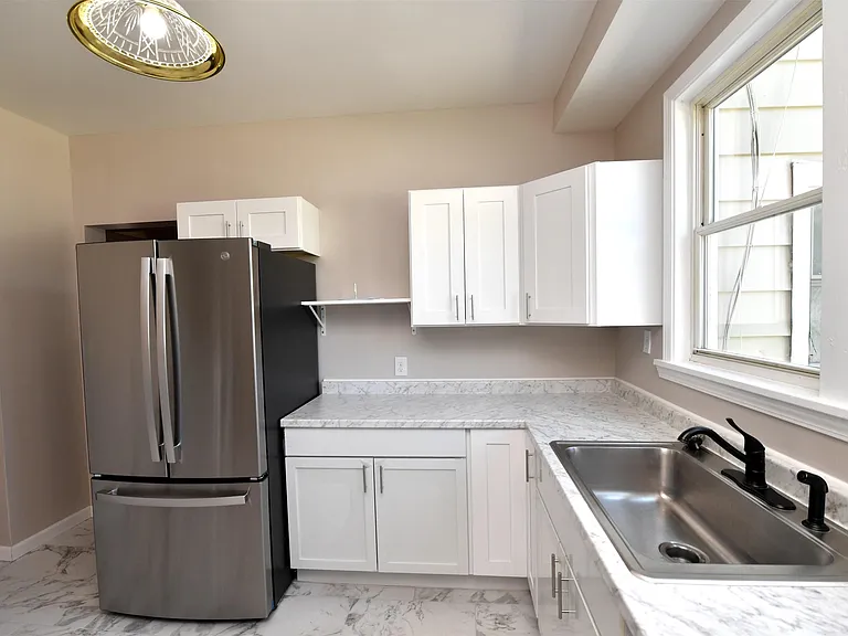 1027 N University St — Photo 28