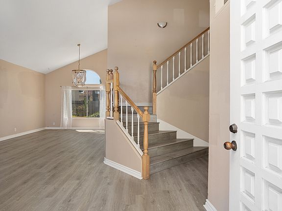 2nd image of 1525 Avenida Andante