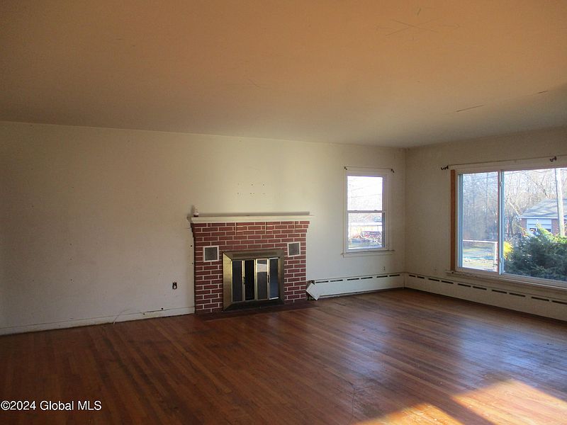 4th image of 1704 Massachusetts Avenue