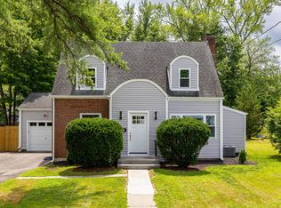 139 Mohawk Dr, West Hartford, CT 06117