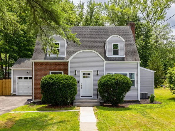 139 Mohawk Drive, West Hartford, CT 06117