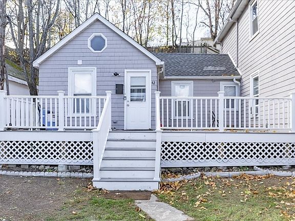 3rd image of 42-44 Columbia St