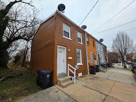2nd image of 2208 Lamotte St