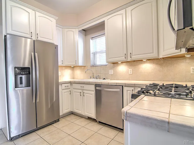 86 N Pearl St — Photo 12