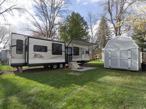 32741 N Lakes Trl #5D, Lindstrom, MN 55045