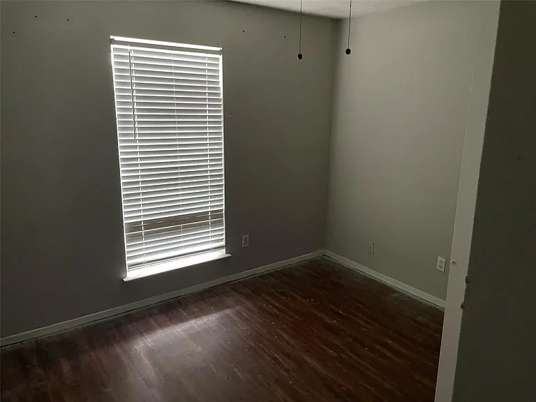 1026 W Brompton Dr — Photo 3